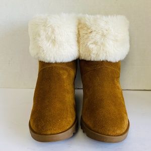NWOB, Koolaburra Women's Beige Suede Winter Fur Boots, 9.